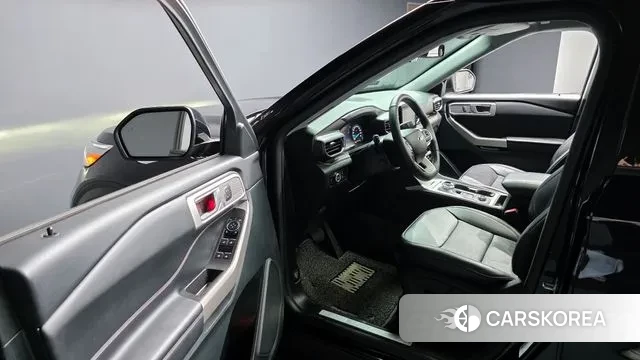 Ford Explorer 6th Generation 2023 Черный из Кореи, фото 2