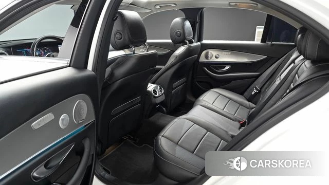 Mercedes-Benz E-Class W213 2019 Белый из Кореи, фото 2