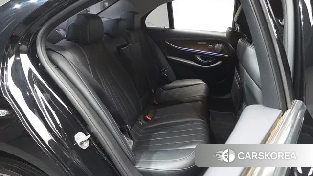 Mercedes-Benz E-Class W213 2018 Черный из Кореи, фото 2