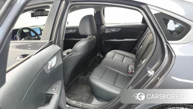 Kia The New K3 2nd generation 2023 Серый из Кореи, фото 2