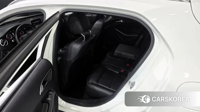 Mercedes-Benz GLA-Class X156 2018 Белый из Кореи, фото 2