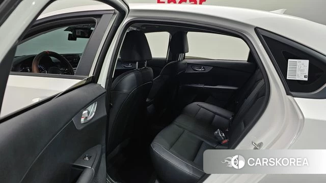 Kia The New K3 2nd generation 2024 Белый из Кореи, фото 2