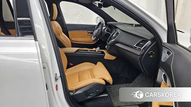 Volvo XC90 second Generation 2022 Белый из Кореи, фото 2