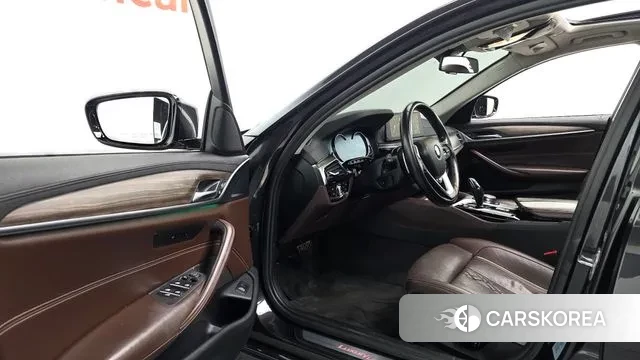 BMW 5 Series (G30) 2018 Серый из Кореи, фото 2