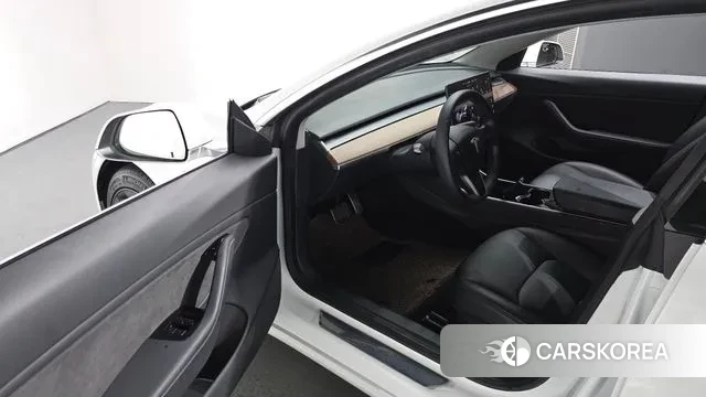 Tesla Model 3 2020 Белый из Кореи, фото 2