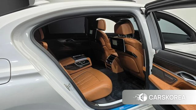 BMW 7 Series (G11) 2021 Белый из Кореи, фото 2