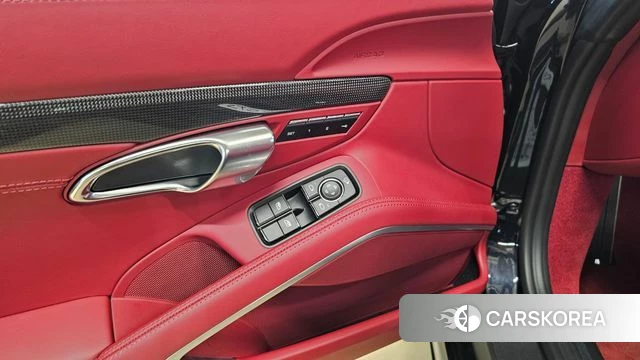 Porsche 718 Boxster 2024 Черный из Кореи, фото 2