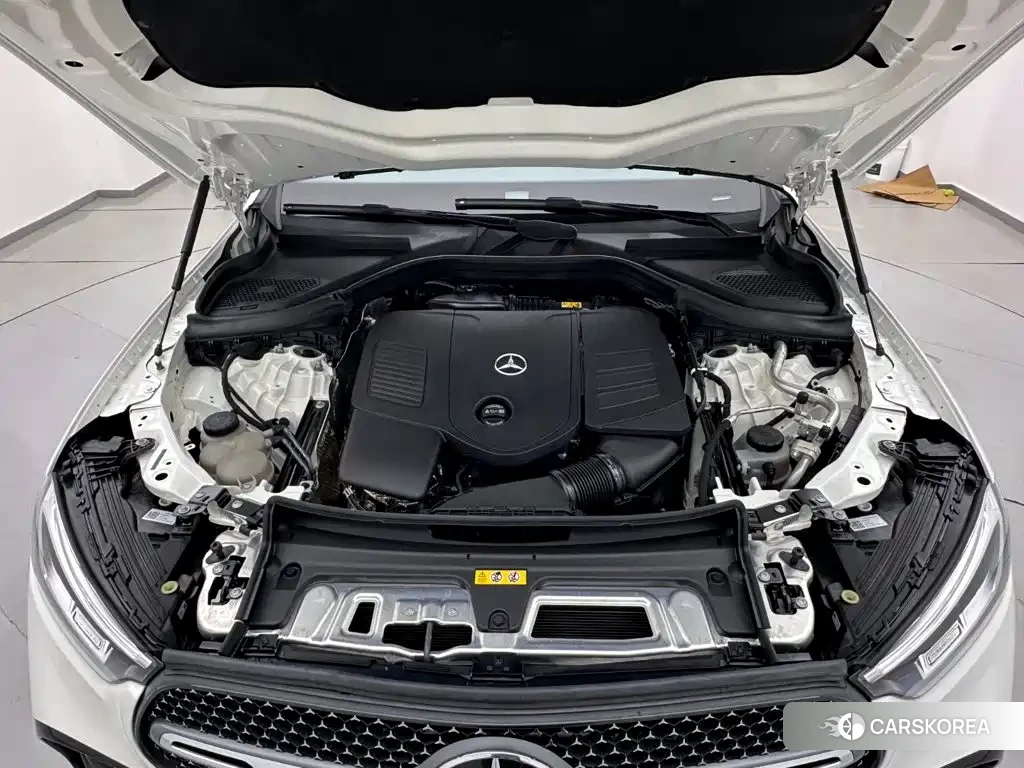 Mercedes-Benz GLC 2023 Белый из Китая, фото 2