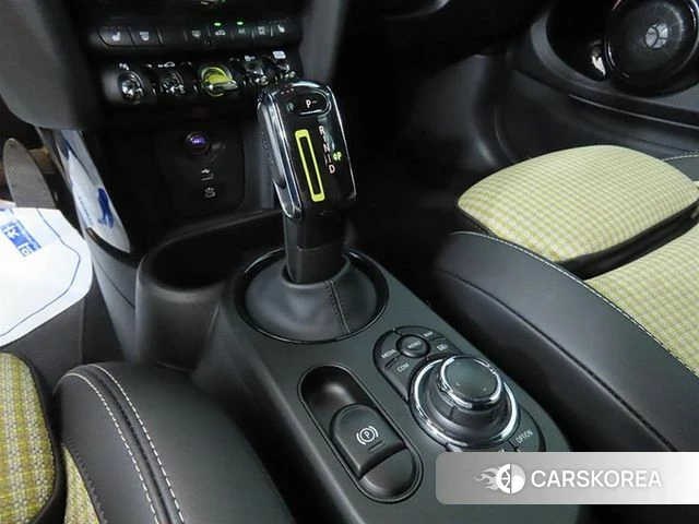 Mini Cooper Electric 2023 Белый из Кореи, фото 2