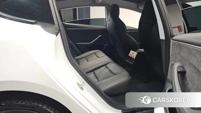 Tesla Model 3 2024 Белый из Кореи, фото 2