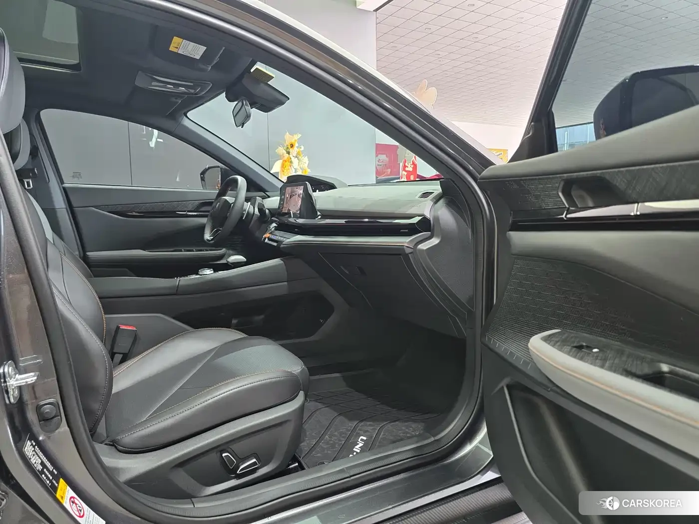 Chang'an Changan UNI-V 2022 Silver/gray из Китая, фото 2
