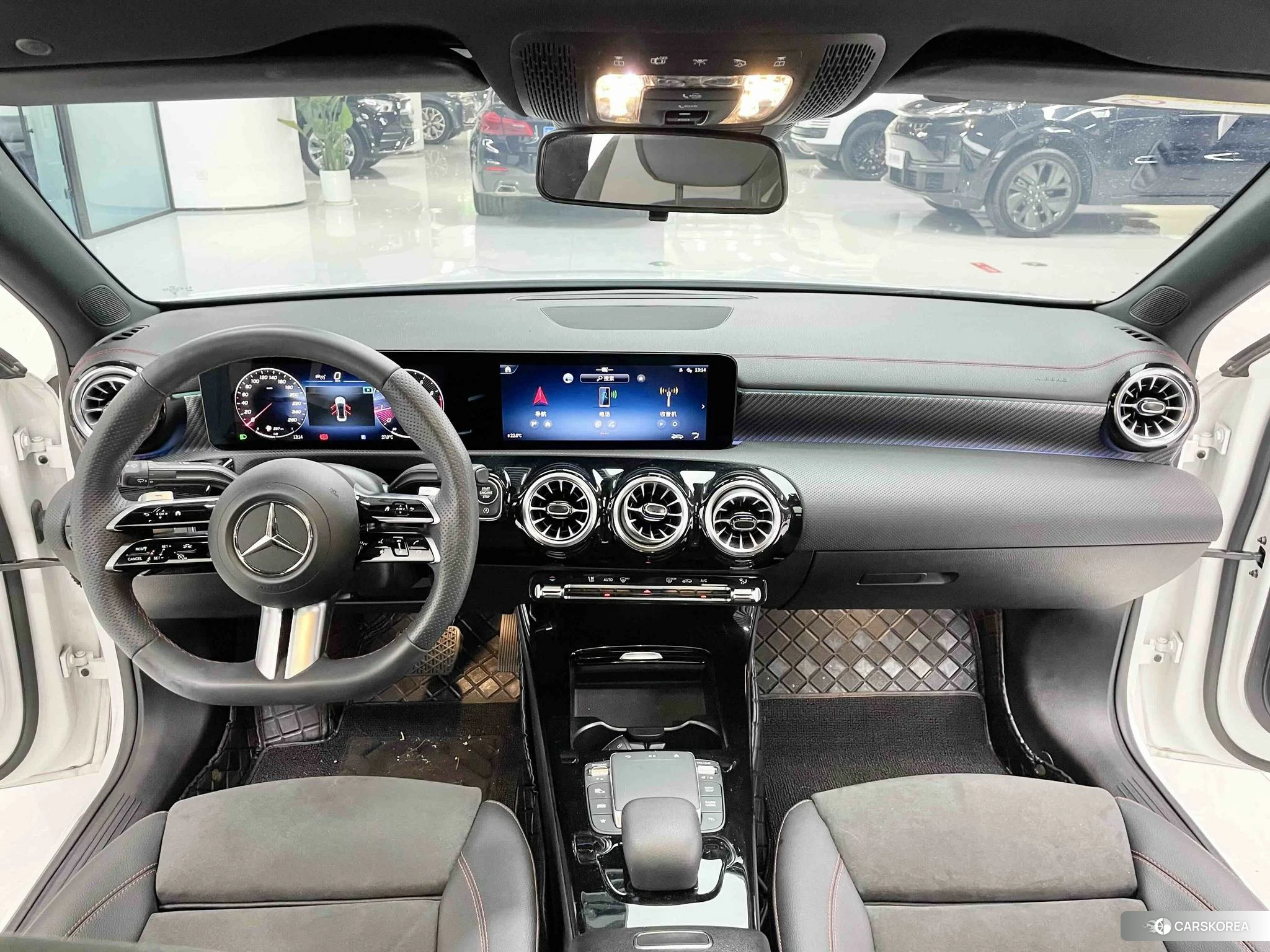 Mercedes-Benz Class A 2022 Белый из Китая, фото 2