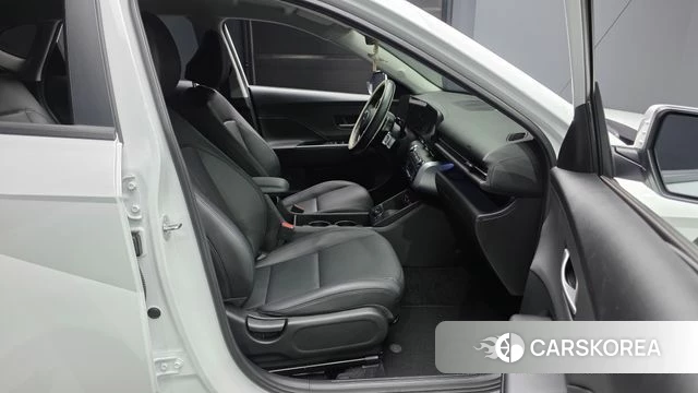Hyundai Kona (SX2) 2025 Белый из Кореи, фото 2