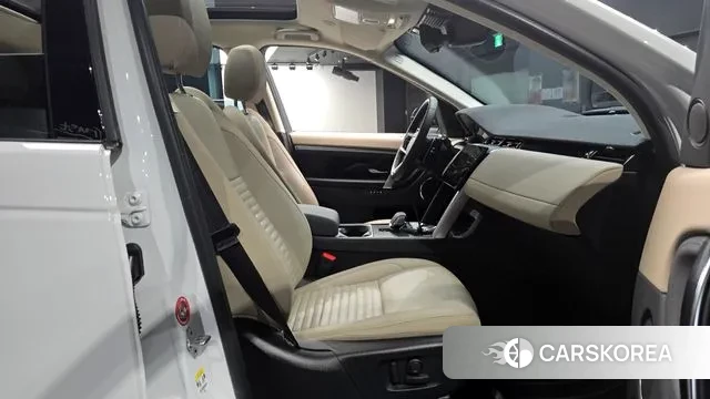 Land Rover Discovery Sports 2nd Generation 2025 Белый из Кореи, фото 2