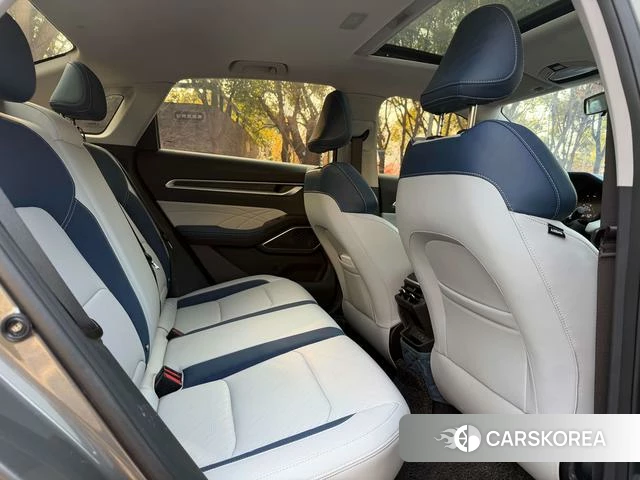 Geely Automobile Emgrand 2022 Темно-серый из Китая, фото 2
