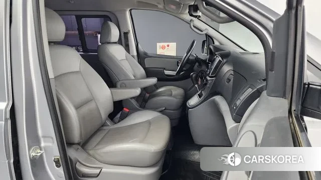 Hyundai The New Grand Starex 2018 Серебристо-серый из Кореи, фото 2