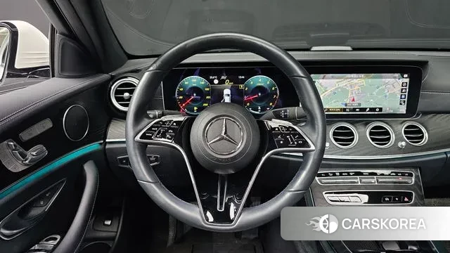 Mercedes-Benz E-Class W213 2023 Белый из Кореи, фото 2