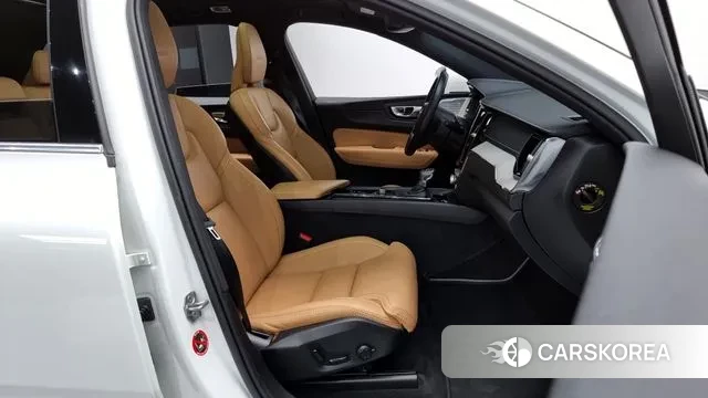 Volvo XC60 second Generation 2019 Белый из Кореи, фото 2