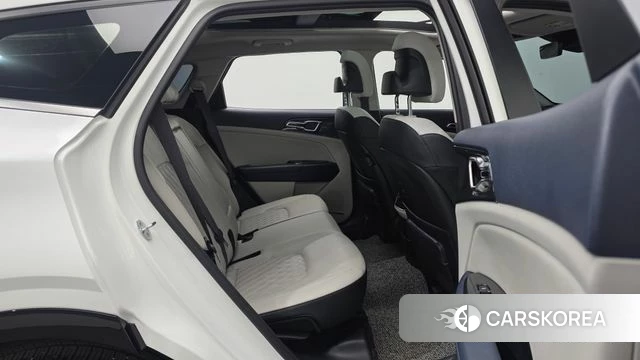 Kia Sportage 5th Generation 2022 Белый из Кореи, фото 2