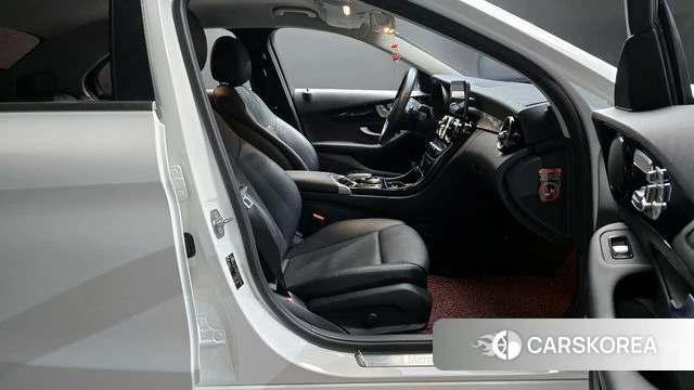 Mercedes-Benz C-Class W205 2019 Белый из Кореи, фото 2