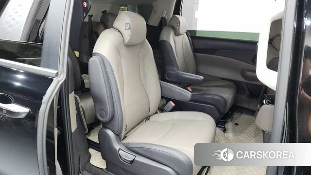 Kia The New Carnival 4th Generation 2024 Черный из Кореи, фото 2