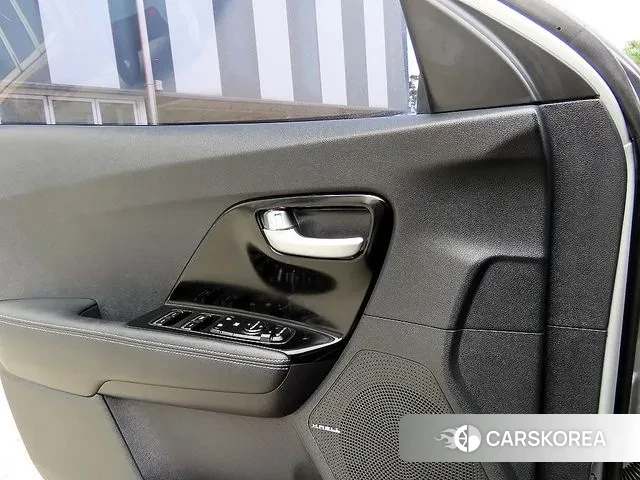 Kia Niro EV 2021 Серебряный из Кореи, фото 2