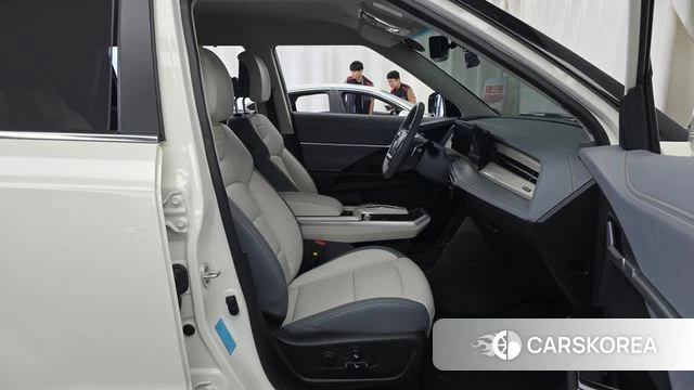 Ssangyong Torres EVX 2024 Жемчужный цвет из Кореи, фото 2