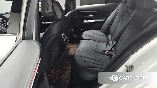 Mercedes-Benz E-Class W214 2024 Белый из Кореи, фото 2