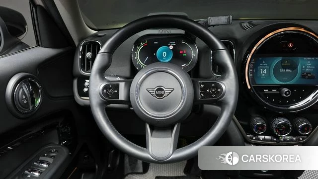 Mini Cooper Countryman 2023 Песочный из Кореи, фото 2
