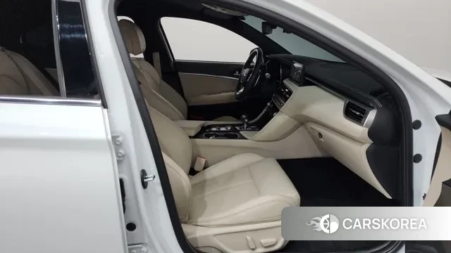 Genesis The New G70 2023 Белый из Кореи, фото 2