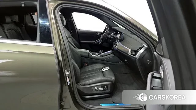 BMW X6 (G06) 2023 Коричневый из Кореи, фото 2