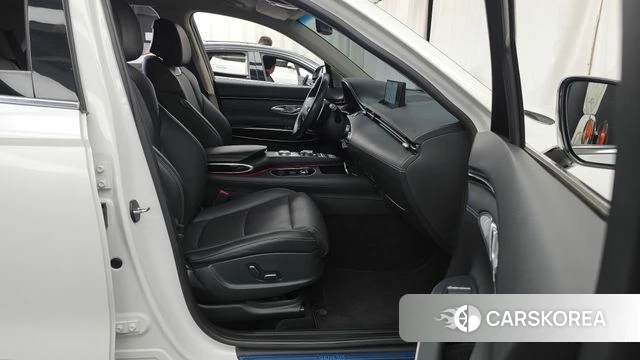 Genesis GV70 2022 Белый из Кореи, фото 2