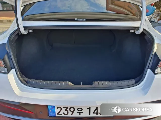 Hyundai The New Avante (CN7) 2023 Белый из Кореи, фото 2