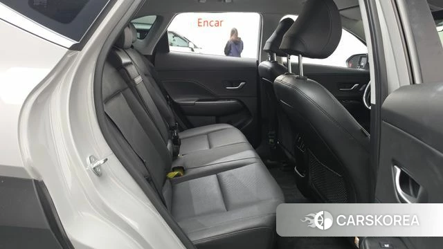 Hyundai Kona (SX2) 2023 Серебристо-серый из Кореи, фото 2