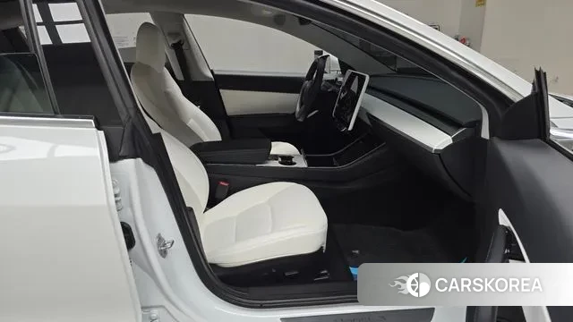 Tesla Model 3 2020 Белый из Кореи, фото 2