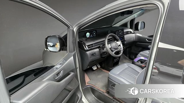 Hyundai Staria 2023 Серый из Кореи, фото 2