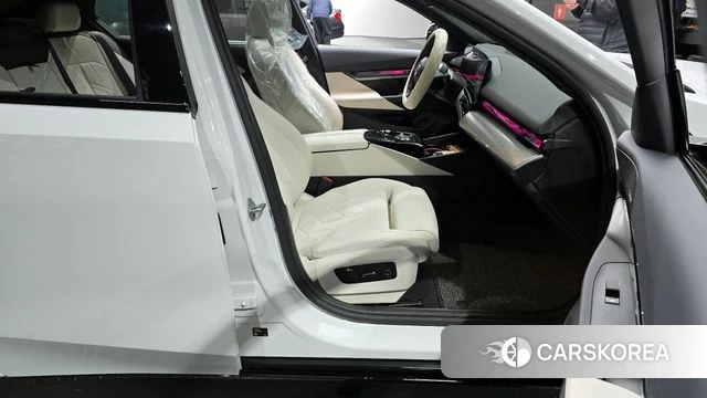 BMW i5 (G60) 2025 Белый из Кореи, фото 2