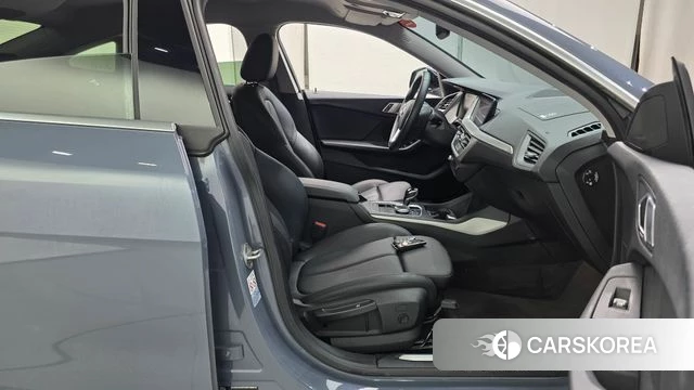 BMW 2 Series Gran Coupe (F44) 2020 Светло-серебряный цвет из Кореи, фото 2