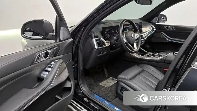 BMW X7 (G07) 2023 Черный из Кореи, фото 2