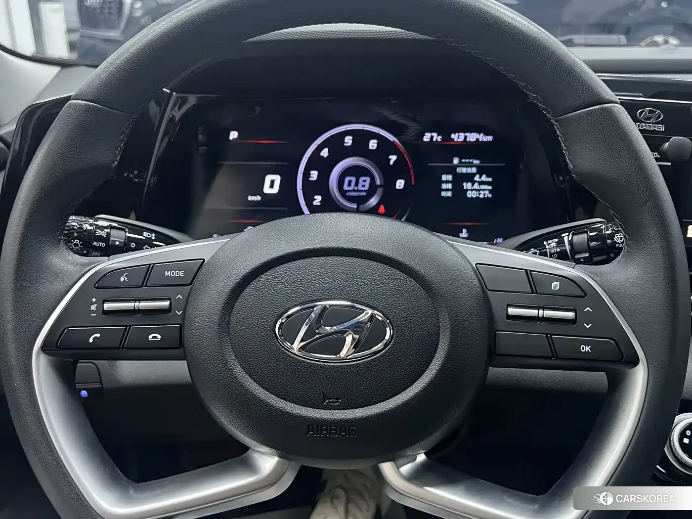 Hyundai Elantra 2023 Белый из Китая, фото 2