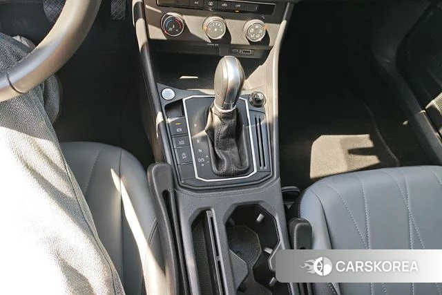 Volkswagen Lavida 2024 Белый из Китая, фото 2