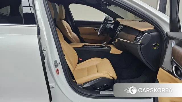 Volvo S90 2023 Белый из Кореи, фото 2