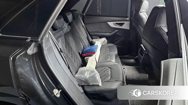 Audi Q8 (4M) 2023 Черный из Кореи, фото 2