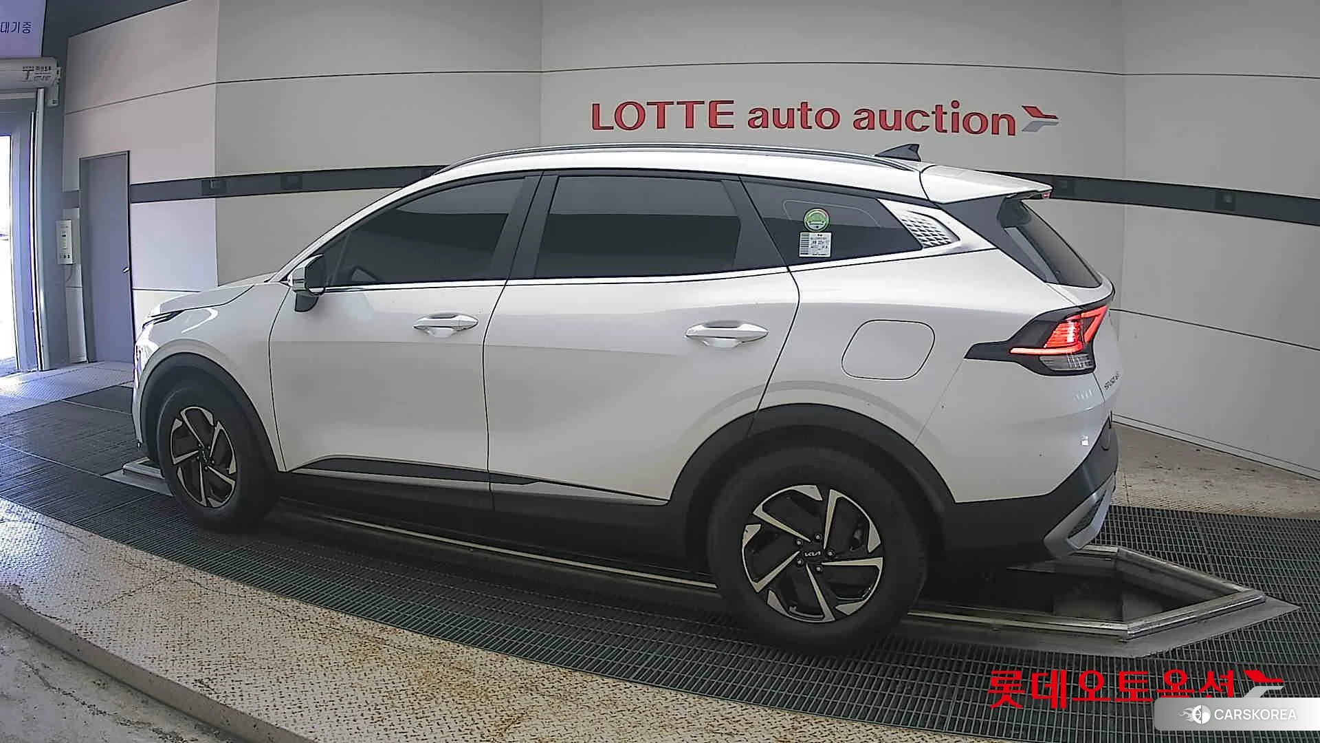 Kia Sportage Hybrid 2022 Snow White Pearl (optional) из Кореи, фото 2