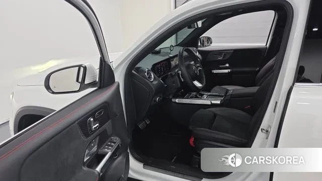 Mercedes-Benz GLB-Class X247 2025 Белый из Кореи, фото 2