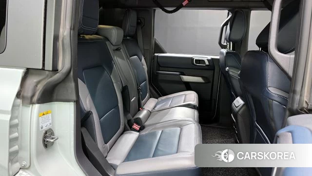 Ford Bronco 6th Generation 2022 Серебристо-серый из Кореи, фото 2