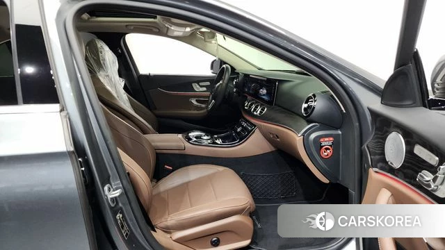 Mercedes-Benz E-Class W213 2019 Серый из Кореи, фото 2