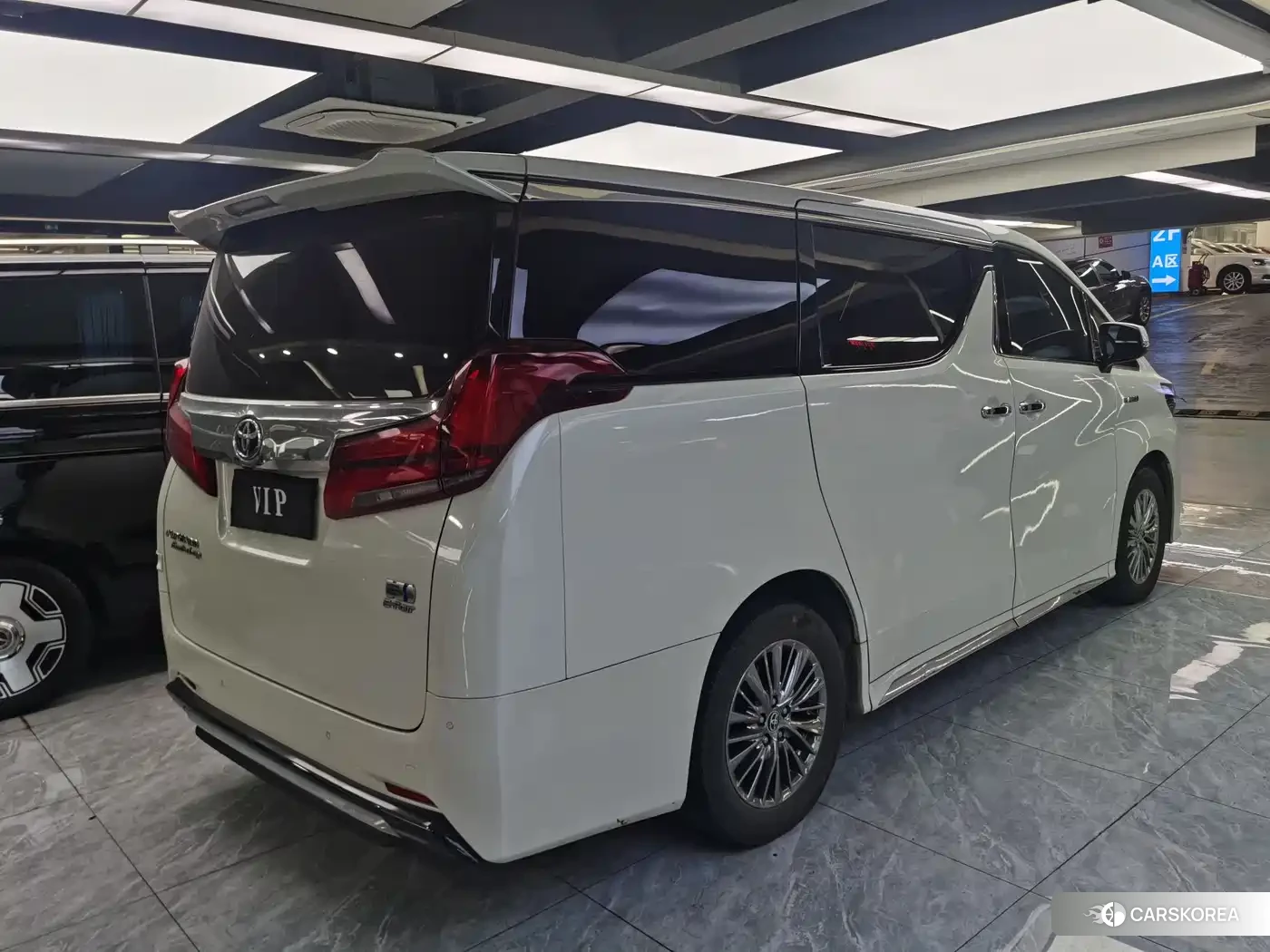 Toyota Alphard 2022 Белый из Китая, фото 2