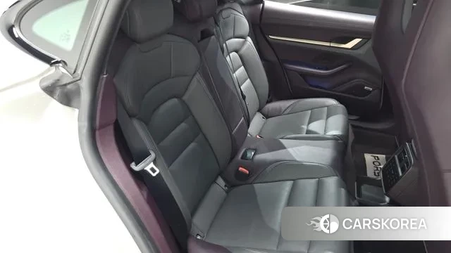 Porsche Taycan 2021 Серебристо-серый из Кореи, фото 2