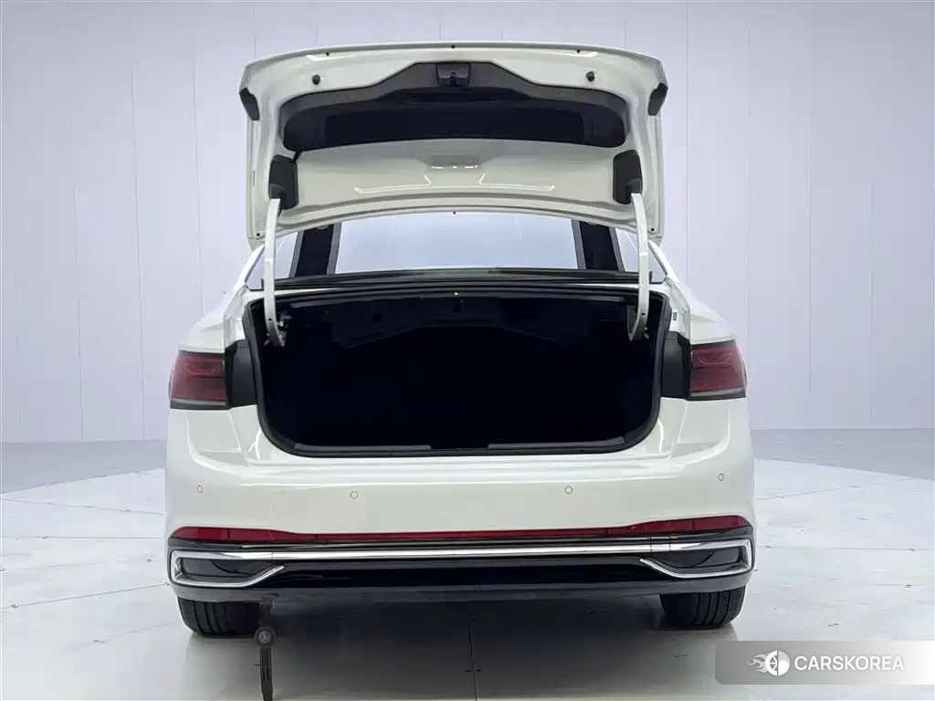 Volkswagen Sagitar 2023 Белый из Китая, фото 2